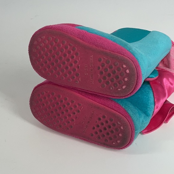 HOST PICK-   Super Girl Toddler Slippers Blue/Pink Size 5/6 - Picture 11 of 11